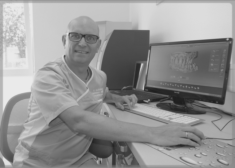 Zahntechnischer Arbeitsplatz im Meisterlabor A.Illmann in Stutensee bei Karlsruhe