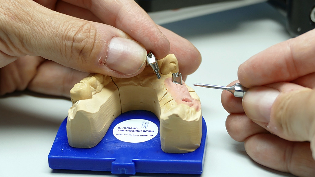 Qualitätskontrolle vor Auslieferung – jede Arbeit wird geprüft